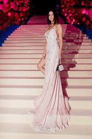 Congrats to all the winners at the 2020 #amas! Pin On Selena Gomez