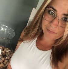 Katie Sievert's Instagram, Twitter & Facebook