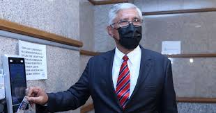 Tan sri abu kassim mohamed akan menamatkan perkhidmatan sebagai ketua pesuruhjaya, suruhanjaya pencegahan rasuah. Selamat Bersara Abu Kassim Usahamu Akan Diperhebat Metrotv