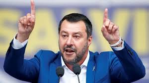 Italian deputy pm matteo salvini (akos stiller/bloomberg) the theory being floated in the italian press is that francis has charged vatican secretary of state cdl. Zu Viele Schulden Eu Schickt Italien Blauen Brief Matteo Salvini Spottet