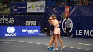 She plays her last match during the roland garros junior women's doubles 2020. Petits As 2018 Linda Fruhvirtova Youtube