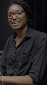 Lindsay Burt's Instagram, Twitter & Facebook