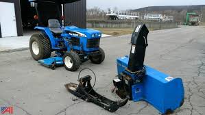 Dimensions and weight, engine and transmission type, horsepower, oil type and capacity, tires. Auctions International Auction Herkimer County Sewer District Wastewater Plant Ny 13950 Item 2004 New Holland Tc30 Tractor With Snowblower Attachment