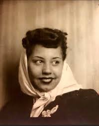 Eloise Mead's Instagram, Twitter & Facebook