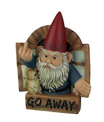 Att gå i parken är trevligt om sommaren. Gretten Gnome Og Ekorn Uhoflig Gest Ga Unna Veggen Henger Fruugo No