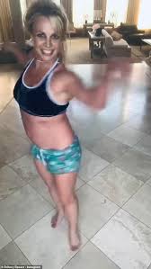 Watch in hd + read all please! Britney Spears Admits She Had Her Babies Very Young While Sharing A Throwback Bikini Snap Aktuelle Boulevard Nachrichten Und Fotogalerien Zu Stars Sternchen