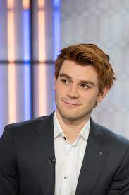 He is of samoan origin on his father's side and has scottish and english ancestry on his mother's side. Riverdale Actor Kj Apa Shares Dark Hair Selfie On Instagram Teen Vogue