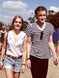 Fans' suspicions that the pair are in a relationship began last year, after emma posted a photo of her and tom. Hogwarts Alumni Emma Watson And Tom Felton