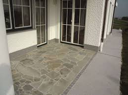 Naturstein Platte Quarzit Grunlich Fur Den Aussenbereich Aussenbereich Bodenplatten