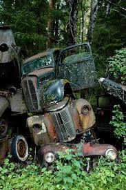 Pin By Stephen Callaghan On Patinas With Images Rusty Cars Abandoned Cars Junkyard