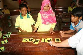 Penggunaan bahan bantu mengajar bukan sahaja meningkatkan kefahaman murid terhadap isi pelajaran yang guru sampaikan, malahan penggunaan bahan tersebut dalam pelaksanaan proses pembelajaran dan pemudahcaraan juga mampu meningkatkan motivasi intrinsik dalam diri murid. Koleksi Laman Bahan Bantu Mengajar Bahasa Inggeris Cikgu Ik
