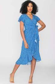 Découvrez la robe portefeuille qui s'adaptent à toutes les morphologies. Robe Portefeuille A Motif Bleu Cinelle Paris Mode Femme Tendance