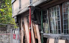 Shakespeare family home ‘at risk’ after car reverses into it