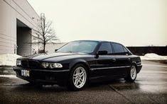 Black Bmw E32 Car Standing Hd Wallpaper Bmw E38 Bmw Bmw 740