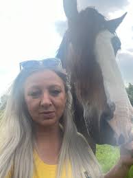 A sneaky peak at a new bridle I will be ordering! When I get a sample they  often include features, such as the stitching