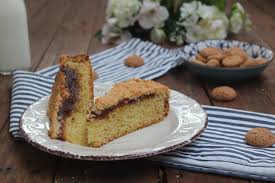 Questa ricetta tipicamente meridionale è una via di mezzo tra una confettura e una gelatina. Torta Alle Mele Cotogne E Amaretti Cibo Che Passione