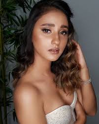 Bar Segev Makeup artist