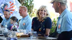 Jill biden will step into the spotlight tonight to give the keynote address for the democratic. L3y1 N8 Tn3qxm