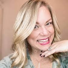 Tara Cullinan's Instagram, Twitter & Facebook