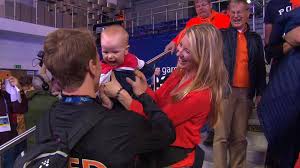 Jun 03, 2021 · epke zonderland blijkt toch nog niet helemaal zeker van deelname aan de olympische spelen van tokio. Juichende Vrouw En Zoon Zonderland Genieten Van Oefening Epke Nos