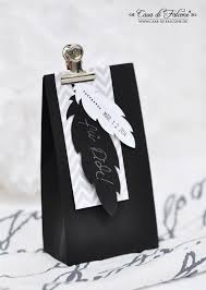 Lasercut Federn Schlichte Verpackungsidee In Schwarz Grau Weiss Verpackungsideen Diy Geschenke Basteln Geschenke