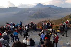 Selamat pagi dan selamat beraktifitas. Libur Akhir Tahun Gunung Bromo Hanya Dibuka Untuk 1 001 Wisatawan Halaman All Kompas Com