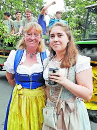 Auch bei der frage der kanzlertauglichkeit hat sich das meinungsbild drastisch geändert. Experimentell Oder Traditionell Dem Dirndl Wahnsinn Auf Der Spur Nurnberg Nordbayern De