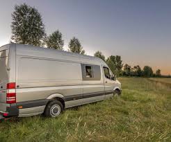 Zo Transformeer Je Een Mercedes Benz Sprinter Uit 2012 Tot Een Rijdend Huis Manify Nl Mercedes Benz Mercedes Camper