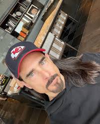 Kevin Richardson's Instagram, Twitter & Facebook