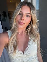 Where can two cyclists from Germany find accommodation in Glennallen,  Alaska, for one or two nights?