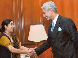 We like and rt some tweets in her memory. Sushma Swaraj The Mother T Of Twitter Helping Indians In Distress India Gulf News