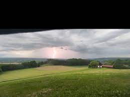 Beschreibung der warnlage deutschland ausgegeben vom deutschen wetterdienst am freitag, 23.07.2021, 20:01 uhr zurzeit keine warnungen aktiv. Fotos Unwetter Zieht Uber Landkreis Altotting Am 05 Juni 2021 Bayern
