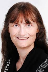 Janet Pope's Instagram, Twitter & Facebook