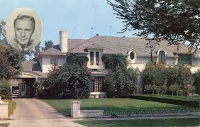 Jack Benny S Home Beverly Hills California And A 1945 Family Photo Http Www Newyorksocialdiary Com Node Hollywood Homes Celebrity Houses American Mansions