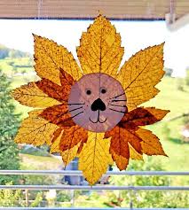 Diy Herbstlowe Herbstdekofensterkinder Einfach Bastelei Auch Geeignet Fur Kinder Herbstdeko Basteln Fur Fenster Basteln Herbst Fensterbild Basteln Herbst