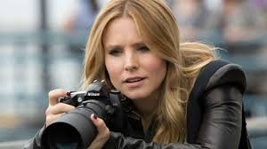 En fait, futée et courageuse. Veronica Mars Season 4 Is Streaming On Hulu A Week Early