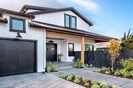 I am also thinking of a white house w black window trim. 11 White House With Black Trim Ideas For Dazzling Visual Aprylann