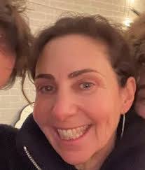 Lesley Lustig's Instagram, Twitter & Facebook