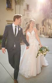 Maybe you would like to learn more about one of these? Modernes A Linie Brautkleid Mit Perlenspitze Stella York Wedding Dresses