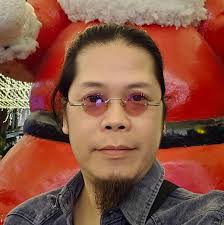 If the zombie apocalypse sweeps across Hanoi... How would you survive?