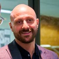 100+ perfiles de «Aversa»