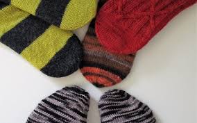 I think i'm going to use this technique for my dad's sweater. Techniques In Depth Socks Without Ears Modern Daily Knitting