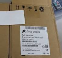 One For FUJI New FRN3.7C1S-2J 220V 3.7KW inverter In Box Free Shipping