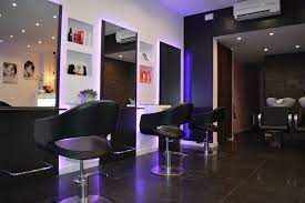 Ce salon de coiffure de grenoble à la décoration à la fois pop et orientale promet de vous faire vivre des moments mémorables. Syl Coiff Salon De Coiffure Visagiste A Grenoble Dans L Isere