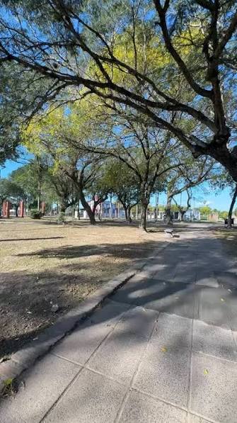 Plaza Laguna Brava (6 De Mayo)