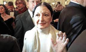 Cresce l'apprensione per carla fracci: Qx K0y9i3s8e4m