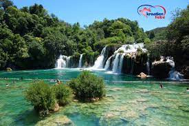 Krka wasserfälle# nationalpark# wunderschöner weg rund um die wasserfälle. Die Wunderschonen Krka Wasserfalle Im Krka Nationalpark In Kroatien Kroatien Wasserfall Kroatien Urlaub Urlaub Buchen