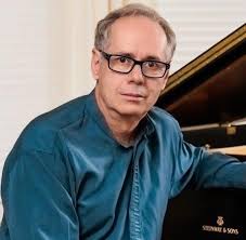 Lovely night seeing @robschwimmer play at one of my favorite places, the  @diadetroit . Thanks for letting me try out your theremin, Rob 🫶