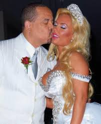 Maybe you would like to learn more about one of these? Cocos Skurrile Plastik Hochzeit