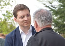 Contribuția la pilonul ii de pensii aceasta continuă să fie diminuată la nivelul anului 2018 , adică 3,75%. Comunicat Psd Toate Pensiile Cresc Cu 15 De La 1 Septembrie 2019 Psd RedÄ Demnitatea Persoanelor De Varsta A Treia Alba24